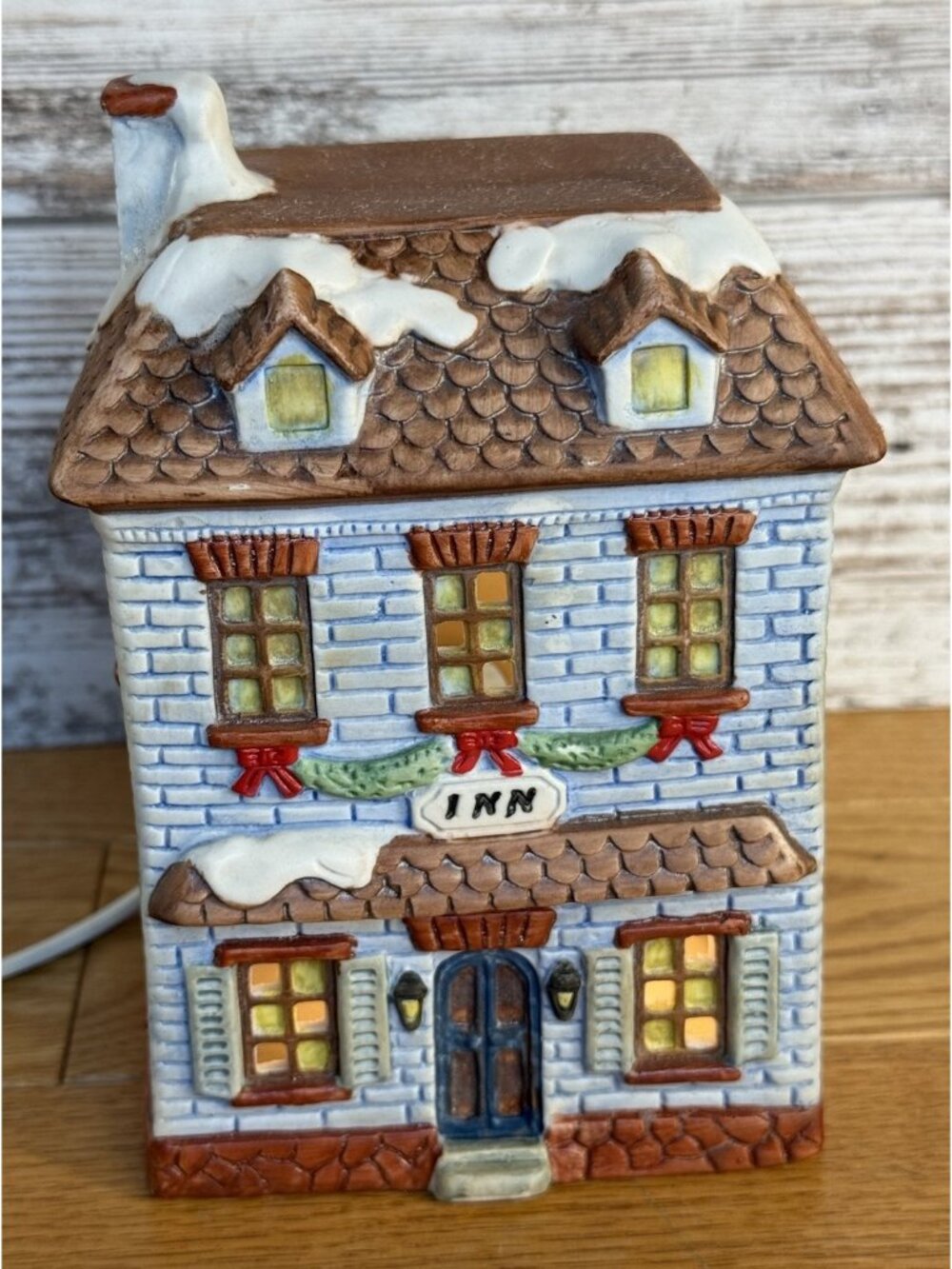 Vintage 1991 Porcelain Collectable Lighted INN With Cord & Bulb, No Box